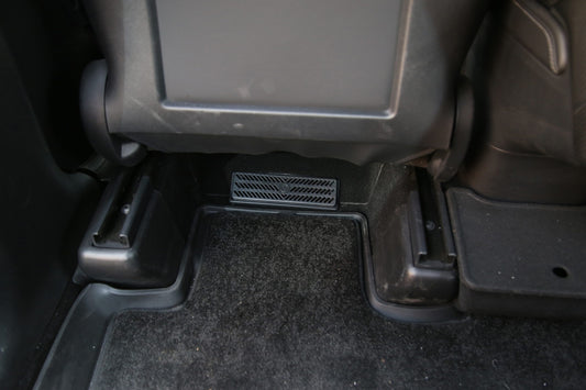 Rear air vent grill